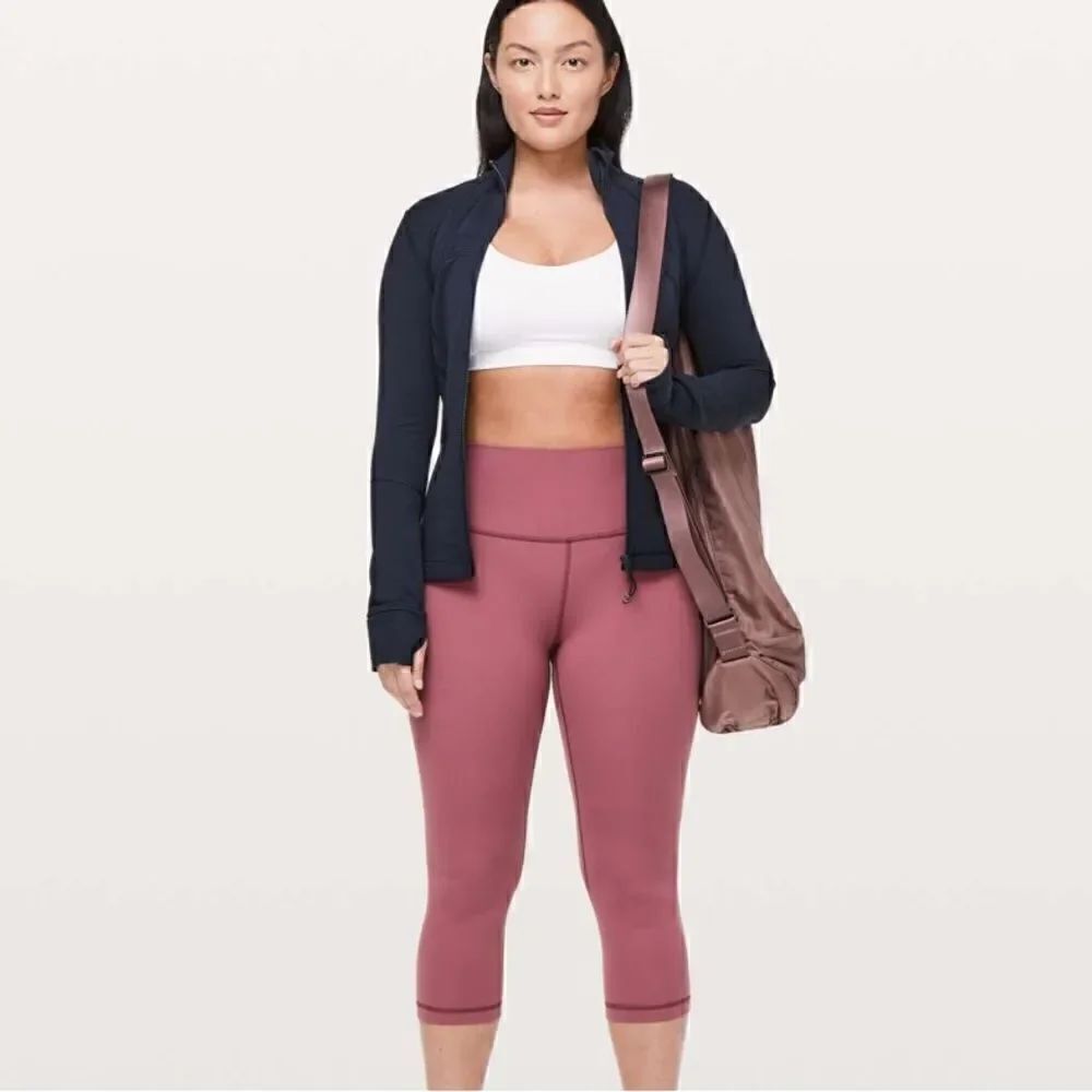 Lululemon Align Crop *21"
Misty Merlot